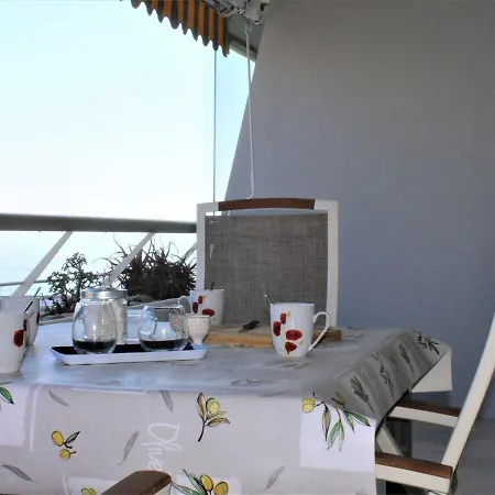 Apartment Moderne Avec Terrasse Et Garage - - Fr-1-252a-72